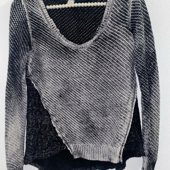 Free People Black, Grey, and White Ombré Sweater - Women’s Size extra small - Picture 5 of 5